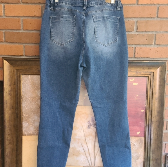 Elle High Rise Denim Jeans Size 4 & Old Navy Fuzzy Sweater XSmall - Picture 7 of 16